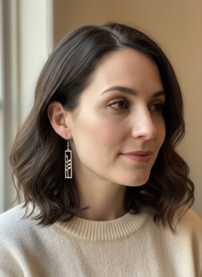 Linear Leaf Dangles